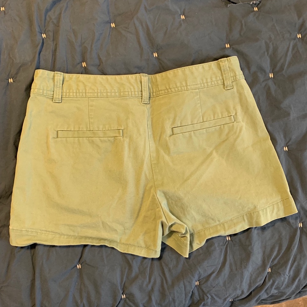 Gap olive green-colored city shorts